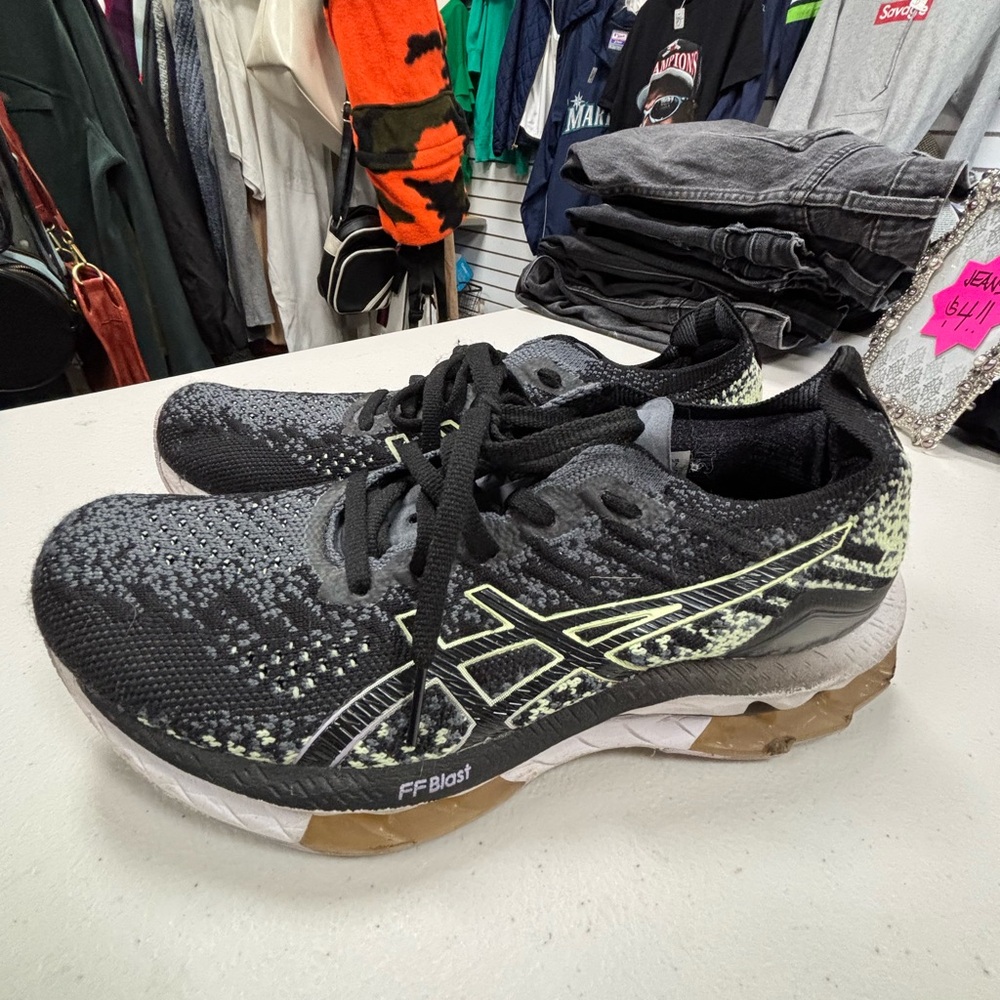 Asics Gel Kinsei Blast Black and Gray Athletic Sneakers